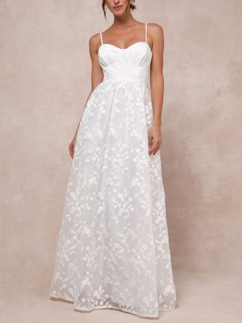 Lulu’s bustier gown